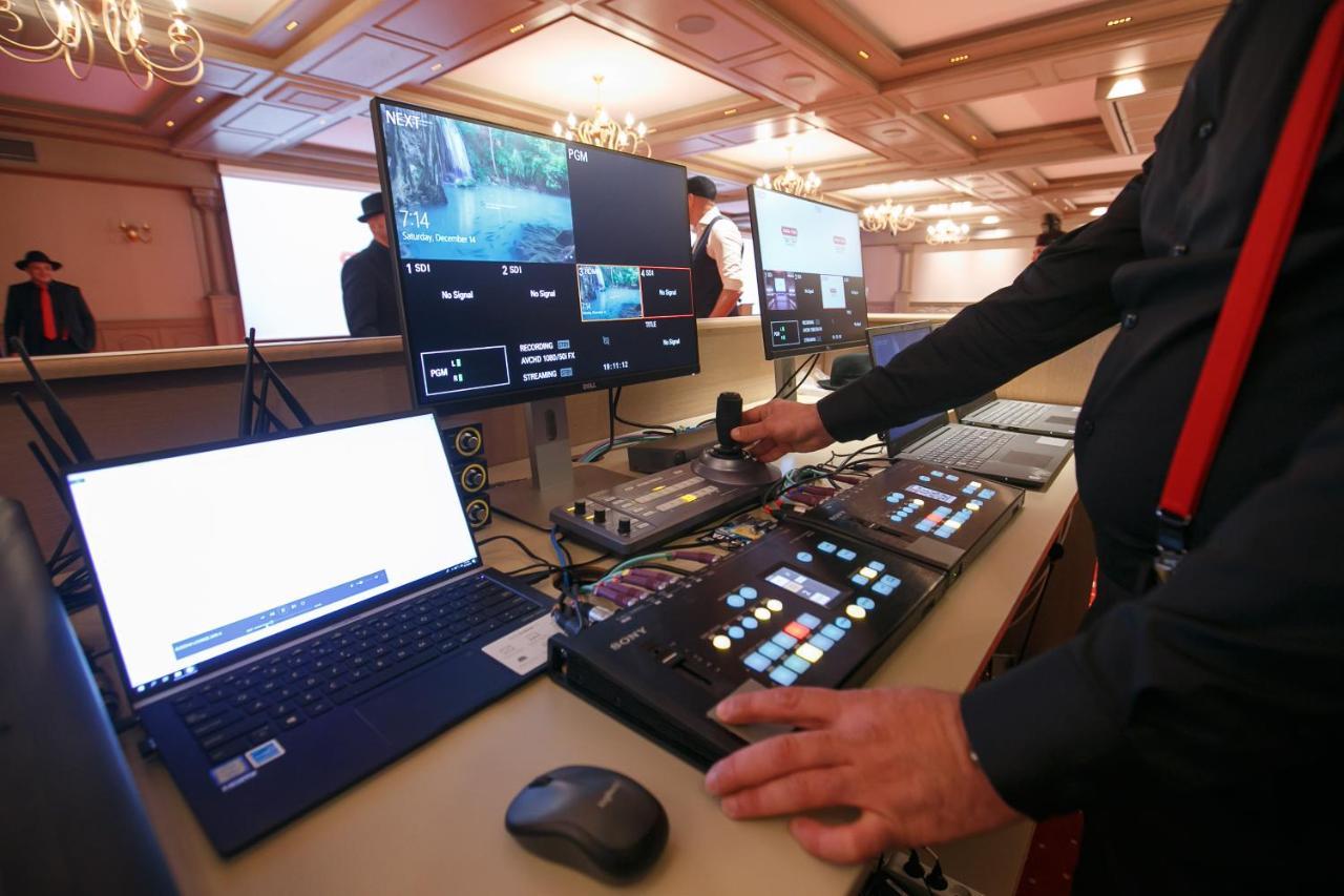 Casa Timis - Wellness & Spa Resort Chitorani Ngoại thất bức ảnh A video switcher